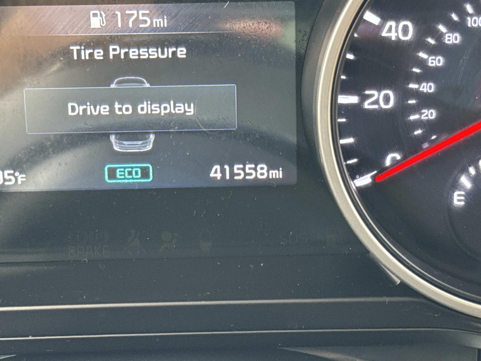 2024 Kia Carnival LX FWD w/Seat Pkg