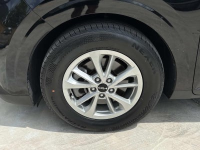 2024 Kia Carnival LX FWD w/Seat Pkg