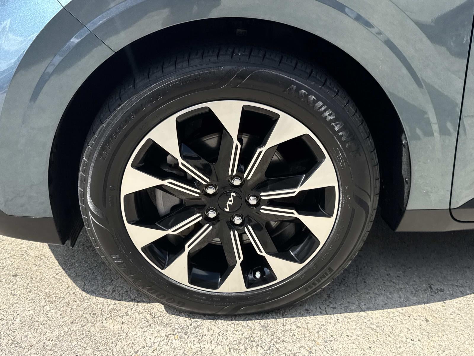 2024 Kia Carnival EX FWD