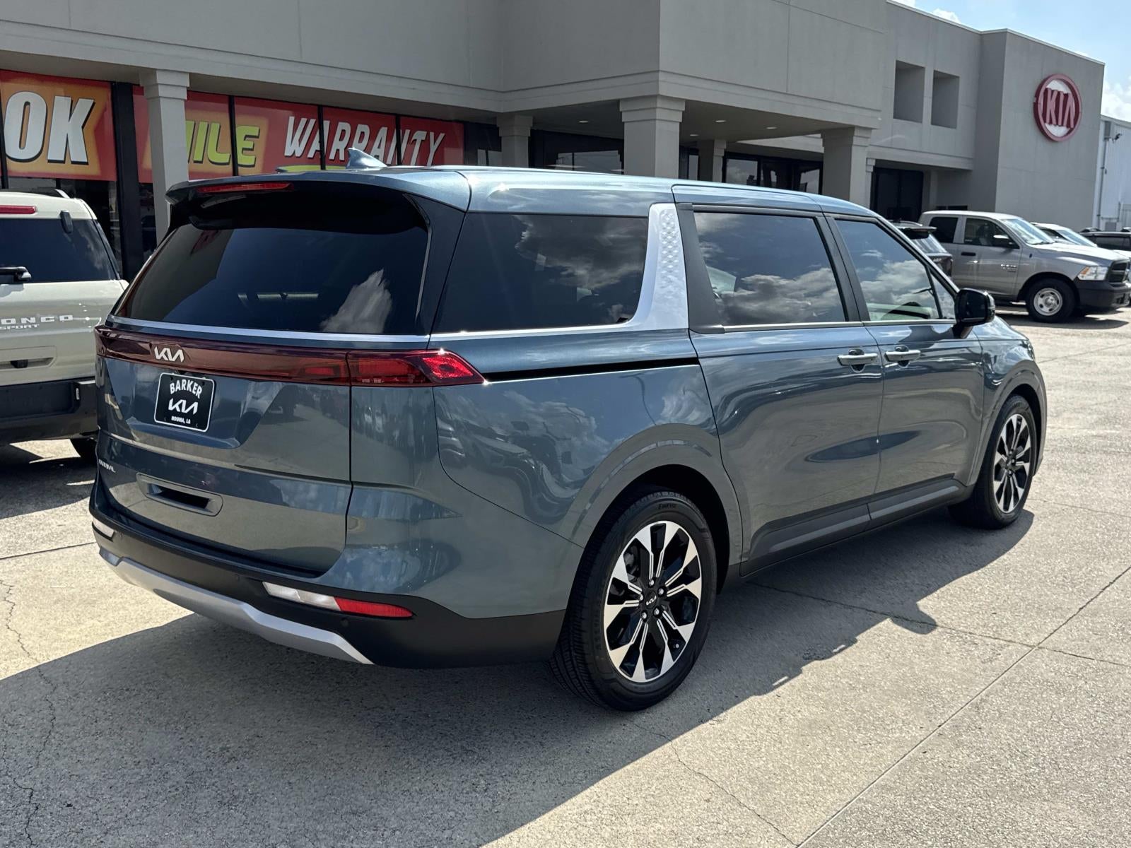 2024 Kia Carnival EX FWD