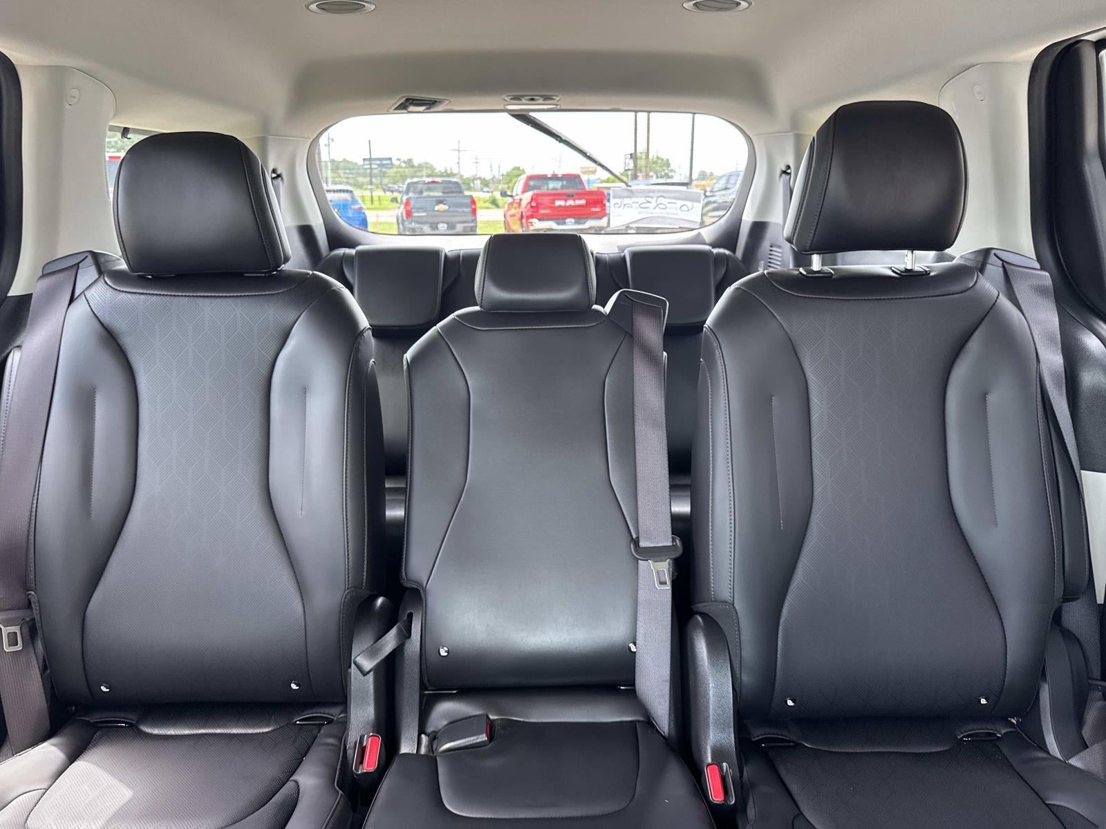 2024 Kia Carnival SX FWD