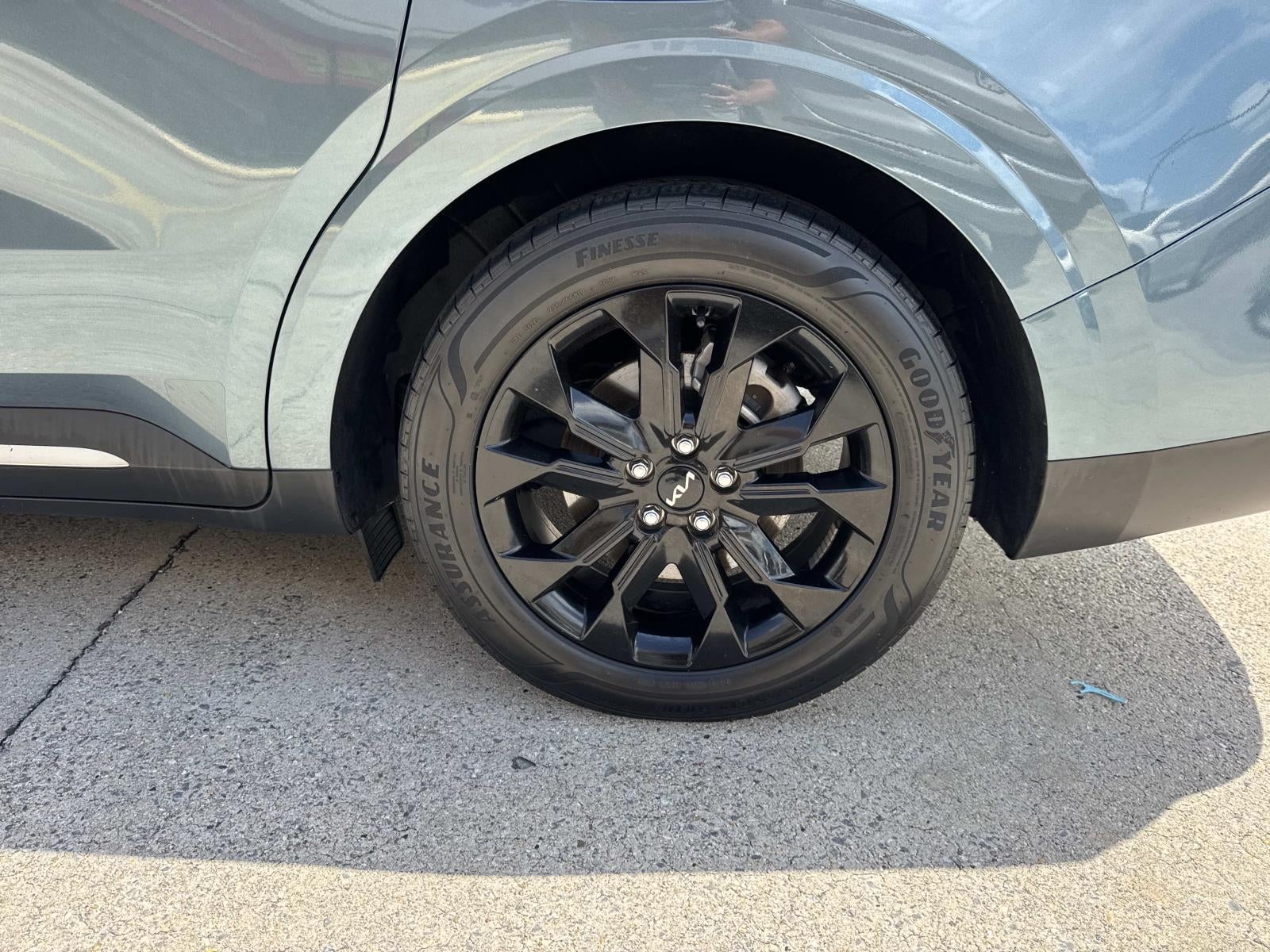 2024 Kia Carnival SX FWD