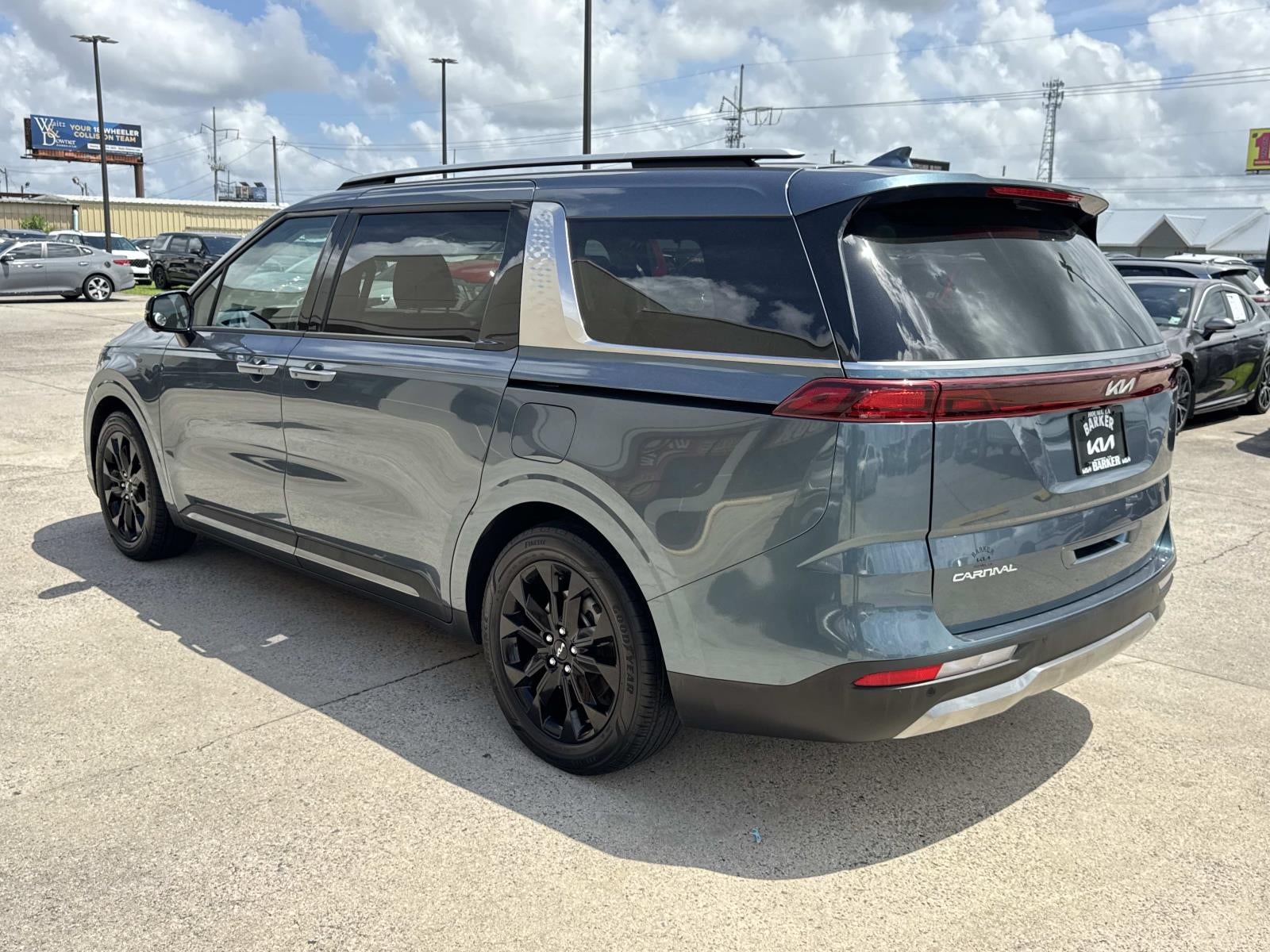 2024 Kia Carnival SX FWD