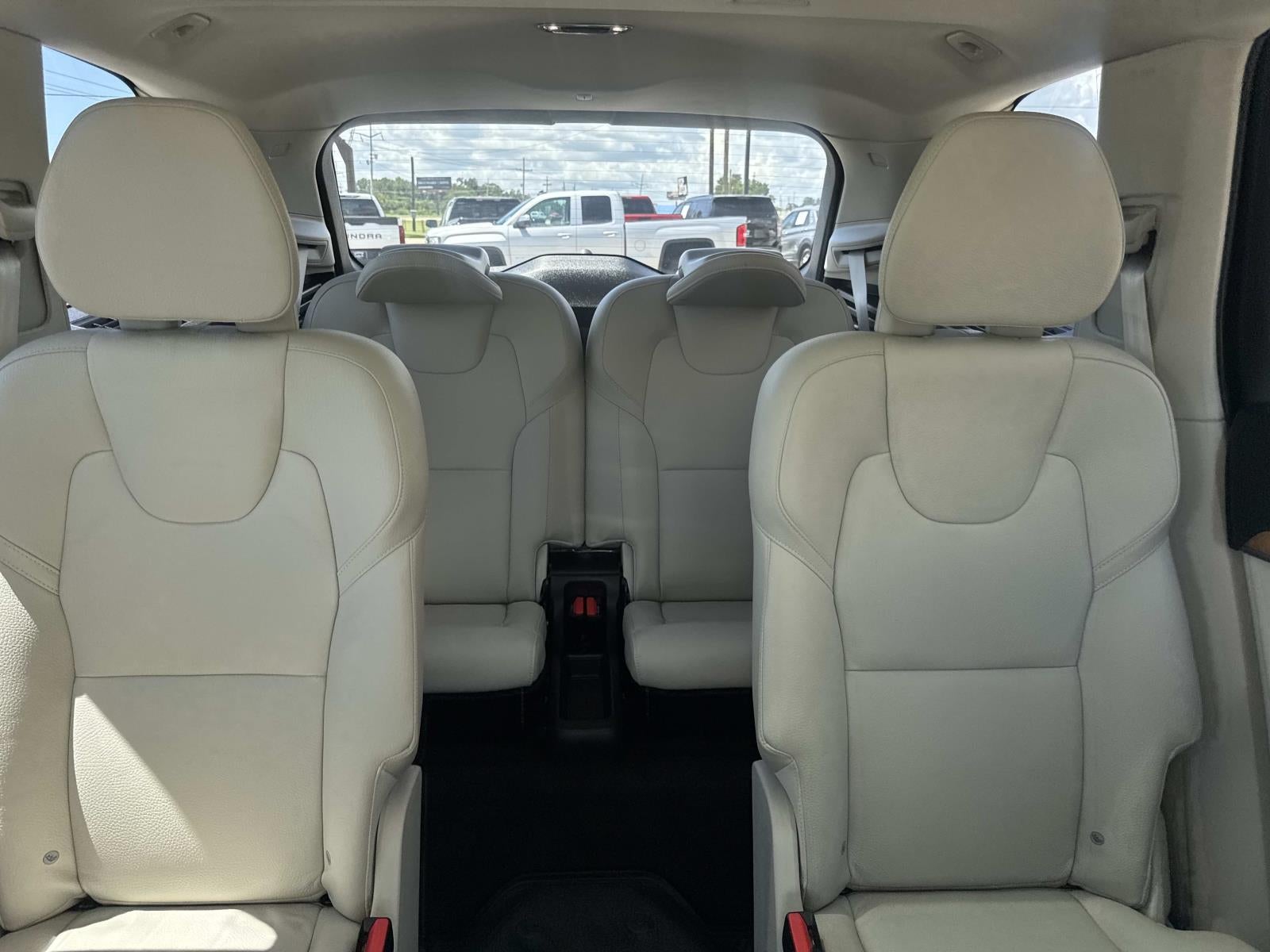 2022 Volvo XC90 T6 AWD Momentum 6P