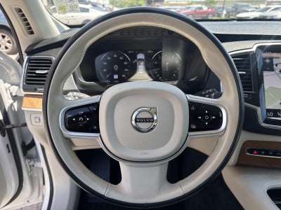 2022 Volvo XC90 T6 AWD Momentum 6P
