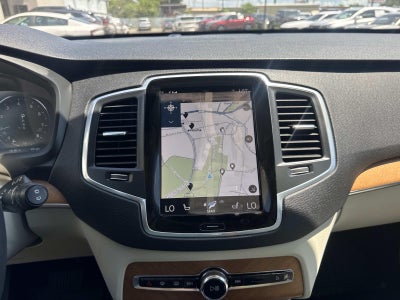 2022 Volvo XC90 T6 AWD Momentum 6P