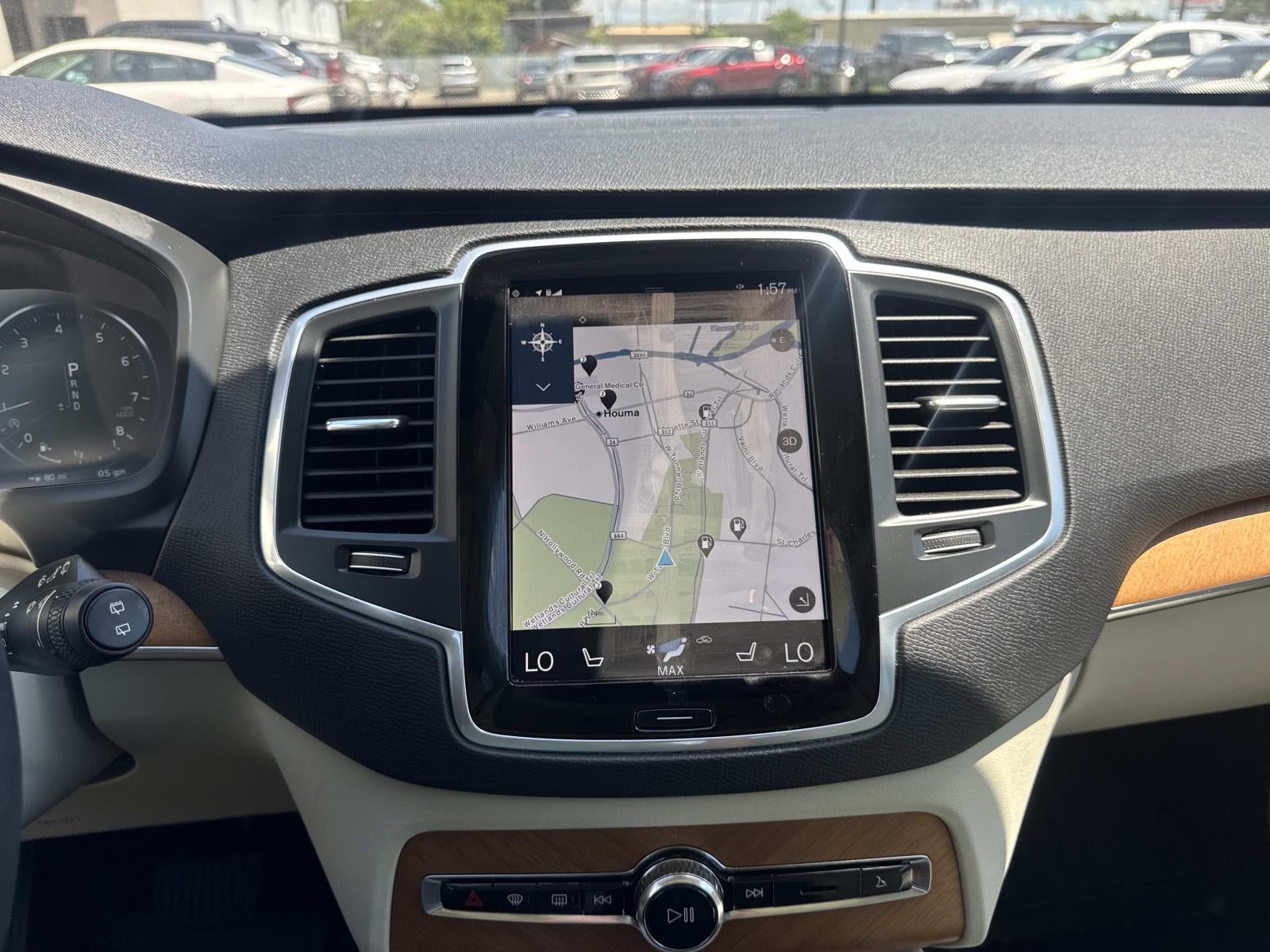 2022 Volvo XC90 T6 AWD Momentum 6P