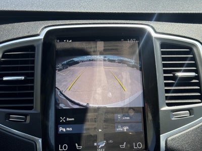 2022 Volvo XC90 T6 AWD Momentum 6P