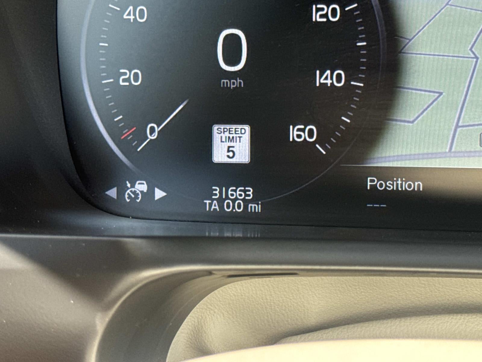 2022 Volvo XC90 T6 AWD Momentum 6P