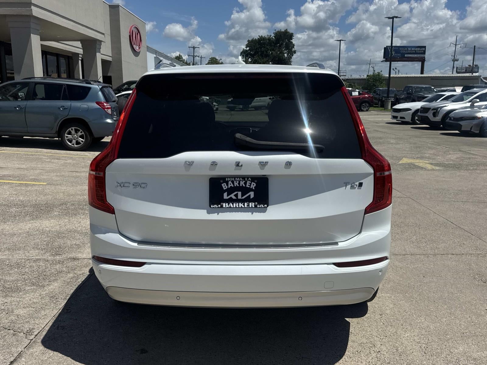 2022 Volvo XC90 T6 AWD Momentum 6P