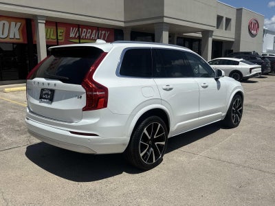 2022 Volvo XC90 T6 AWD Momentum 6P
